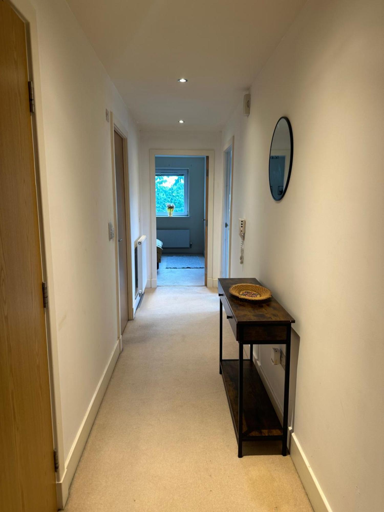 Stunning 2 Bedroom Flat In * EDI